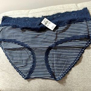 Aerie navy blue and white stripped panties size XL brand new with tags